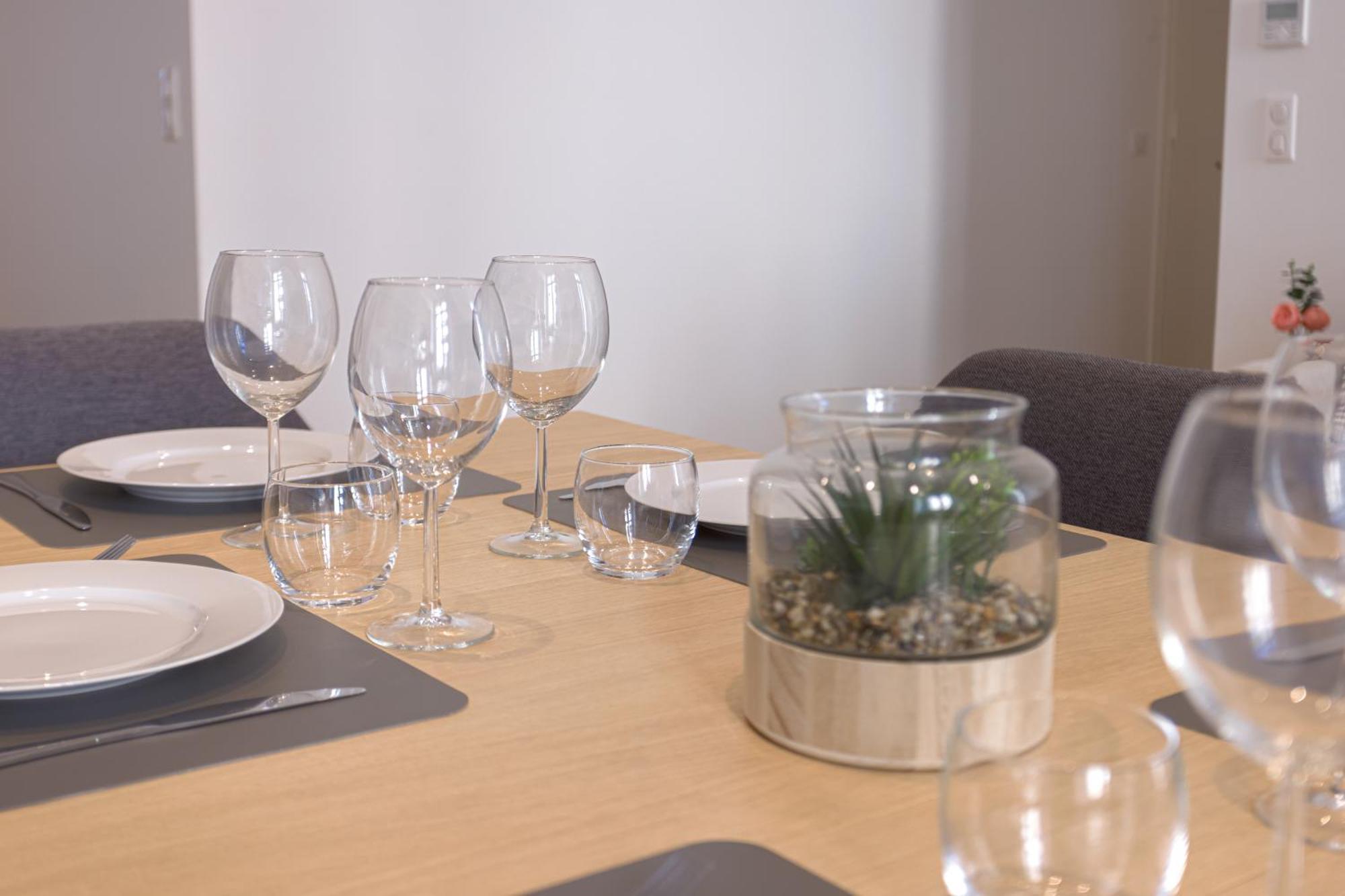 Appartement L'elegance Rue D'antibes - Palais & Plages - 200 M Croisette - Parking Prive - Clim - Wifi *
