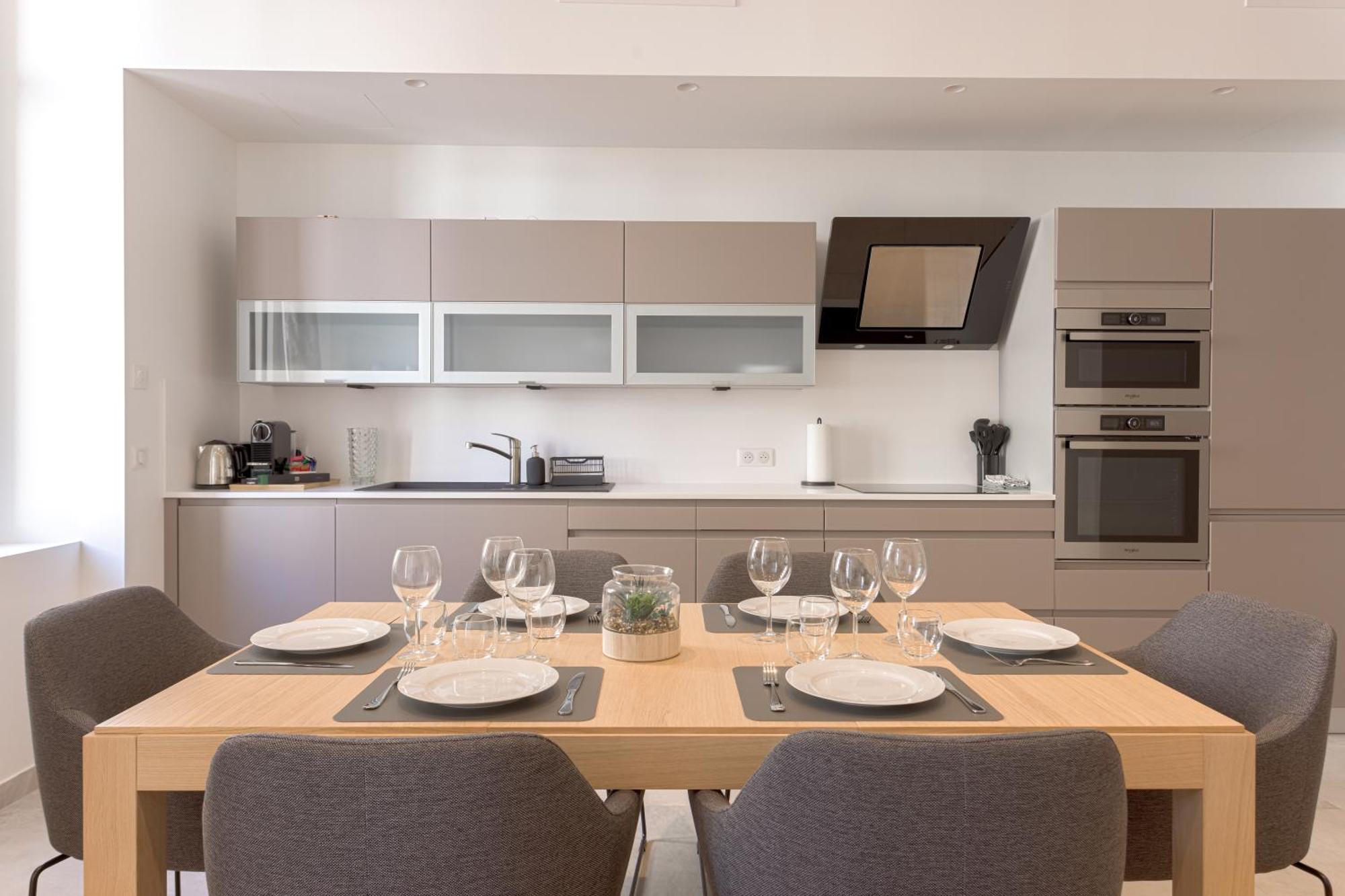 Appartement L'elegance Rue D'antibes - Palais & Plages - 200 M Croisette - Parking Prive - Clim - Wifi